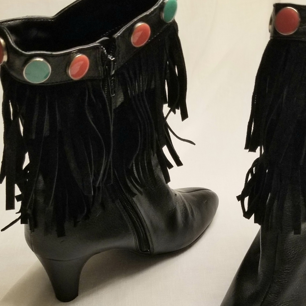 Hot in Hollywood New Black Leather Fringed Heel Boots, 8M, $45 - Picture 1 of 9